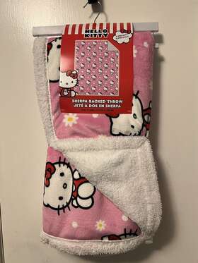 Hello Kitty 032281132156 Nwt By Sanrio Daisy Pink Sherpa White Backed Throw Blanket 46 Inch X 60 Hello Kitty 032281132156 Nwt By Sanrio Daisy Pink Sherpa White Backed Throw Blanket 46 Inch X 60