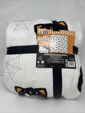 Hello Kitty 032281135416 Halloween Plush Throw Blanket Cat Costume Full/queen 90in X