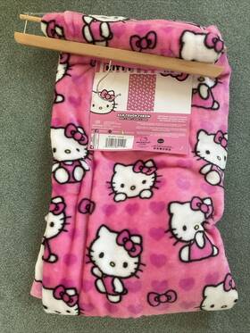 Hello Kitty 190604904290 Nwt White And Pink Hearts Silk Touch Throw Blanket 50 Inch X70