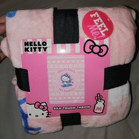 Hello Kitty 313101644616 Silk Touch Throw Blanket 50 Inch X 70 Ski Patrol New Nwt Pink