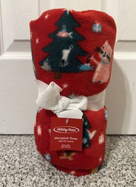 Holiday Home 041226972108 50 Inch X 60 Christmas-themed Microplush Throw Blanket Red