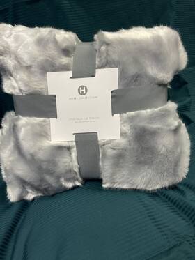 10012684800 Hotel Collection Lynx Faux Fur Throw Color Gray 50 In X 60