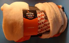 0830 Hyde & Eek 196761859404 And 50 Inch 60 Large White Orange Jackolantern Throw Halloween 2023