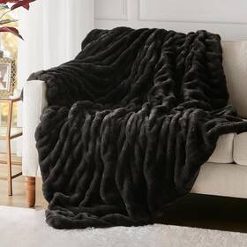 Hd50-0096 Hyde Lane Ruched Faux Fur Throw Blanket Ultra Soft Puzzy Black Mink 60x80