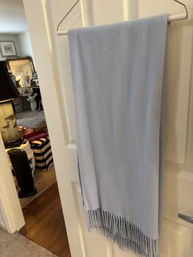 L3764 J.crew Home Solid 100% Cashmere Throw - Soft Blue Color. 62 Inch X50 -perfect