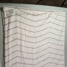 Jennifer Lopez 400940153536 Faux Fur Throw Euc