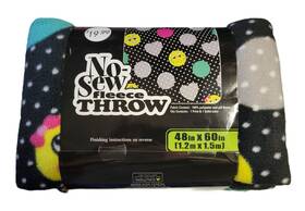 1364-3283 Jo-ann Stores No Sew Throw Blanket Kit Hearts And Emojis Polyester Anti Pill Fleece 48 Inch X 60