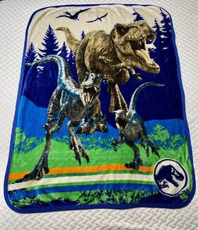 Jurassic World 073558763567 T-rex Velociraptor Dinosaur Throw Blanket Soft Plush Fur