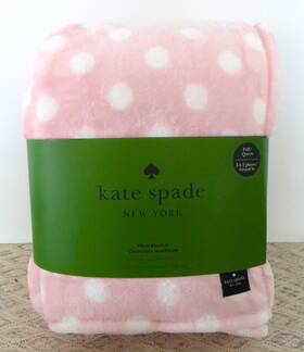 22630 Kate Spade New York Queen /full Pastel Pink With White Polka Dots Fleece Blanket New/pkg