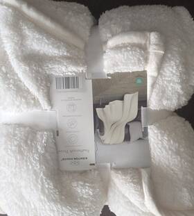 Kirkton House 061463493316 Feathersoft Throw
