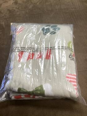 Kohls 400532857156 Christmas Puppy Paws And Bone Toss Blanket Throw Super Soft Nwt