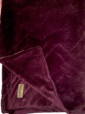 Koolaburra By Ugg 008889282296 Euc Shae Soft Faux Fur 50 X 60 Throw Blanket Burgundy