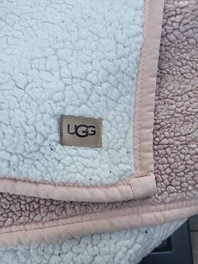Koolaburra By Ugg 008889322640 Sherpa Throw Blanket White And Pink 50 Inch X70 Preowned