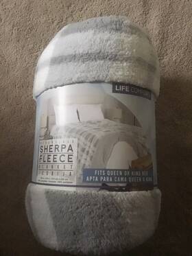 1721803 Life Comfort Reversible Sherpa Fleece Blanket Size 108 Inch X 94 - Gray