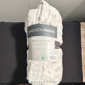 Mp90-8534 Madison Park Faux Fur Throw Blanket 50x60in Beige Polyester Machine Washable