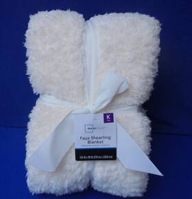 Mainstays 766686941463 Mainstays- Nwt- King Vanilla Dream - Faux Shearling Blanket