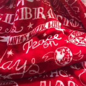 Mainstays 784857806601 Christmas Fleece Throw Blanket 50 Inch X 60 Red With White Holiday Words