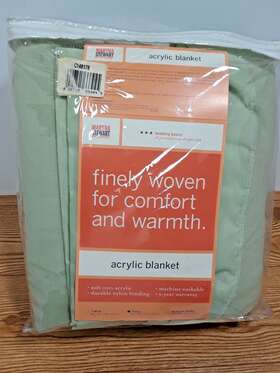 Martha Stewart 026705333045 Vintage Blanket Acrylic Full Size Light Green Woven Made In Usa