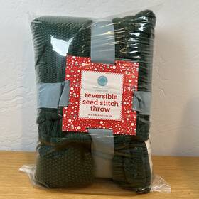 100157451 Martha Stewart Collection Green Reversible Seed Stitch Throw 50in X 60in