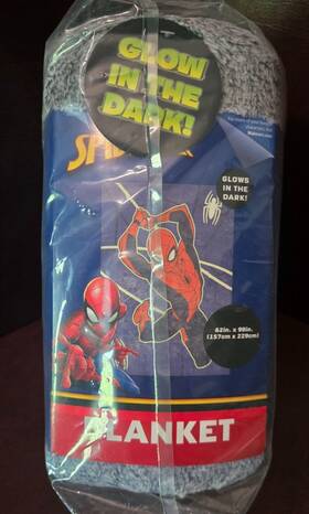 Bl-51682 Marvel Comics Spiderman Glow In The Dark Blanket Soft Super Throw 62 Inch X 90ftft Nw