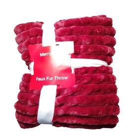 Merry Brite 050428077443 Red Faux Fur Throw Blanket 50 X 60 Inches Soft Cozy Comfort Decorati