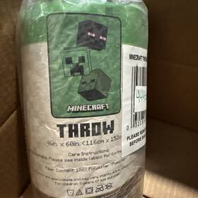 Minecraft 032281130305 New Floating Mobs 46 Inch X 60 Super Plush Easy-care Green Throw Blanket