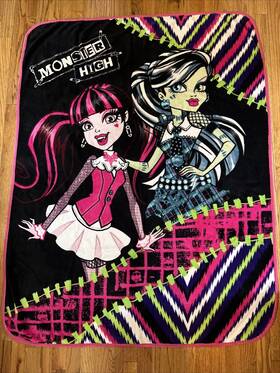 Monster High 073558716945 2015 Fleece Throw/lap Blanket Frankiestein Draculaura