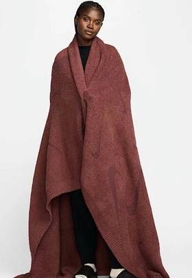 Nike 887791786975 Sportswear Phoenix Cozy Boucle Oversized Knit Blanket Red Sepia 69 X 77
