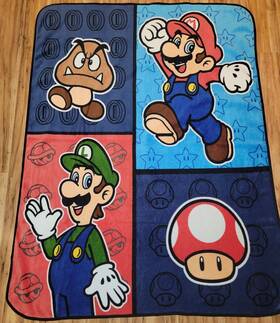 Nintendo 693186558870 Super Mario Fleece Throw Blanket 50 In X 60 Soft Warm Video Game