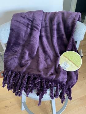 Nordstrom 851443003659 Nwt Bliss Plush Deep Purple 50 X 70 Fringe Throw Blanket