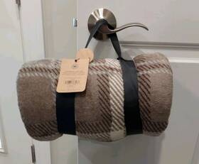 Ccbkts32 Northeast Outfitters New Cozy Sherpa Blanket Mocha Brown Plaid 50 Inch X 60 Nwt