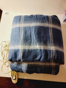 60469-000 Northern Automatic Heated Throw 3 Settings 50 Inch X 60 100% Acrilan Acrylic Works