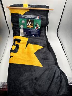 Northwest 190604917979 Pirates Disney Cloud Throw Sherpa Back 60in X 70in New