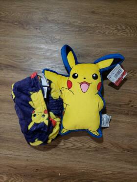 1pok312000001ret Northwest Pokemon Lightning Zap Pikachu Hugger Pillow And Silk Touch Throw Set New