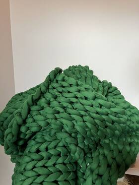Nuzzie 791126431082 Chunky Knit Blanket - Breathable Cooling Handmade Green Large 20lb