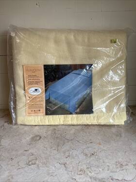 Owen Diplomat 025853165812 Plymouth Usa Polyester Yellow Blanket Satin Trim 72 Inch X 90 Twin Full Nos