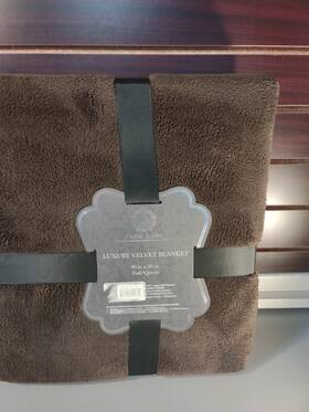 Park 814170029804 Lane Luxury Velvet Blanket. Brown In Color 90x90 Inch Full/ Queen. New