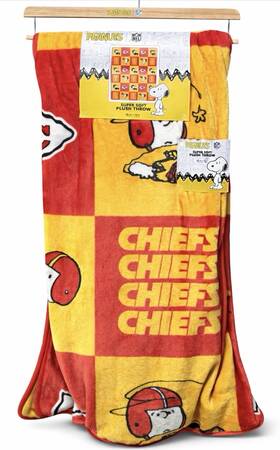 Pegasus Sports 196882156338 Kc Chiefs Peanuts Snoopy Plush Throw Blanket 60x70 Nwt