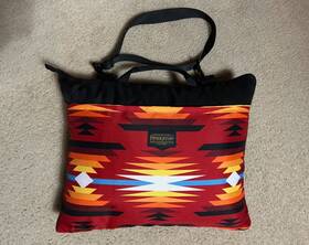 Pendleton 008889215690 Outdoor Packable Blanket Aztec Can Be Used As A Bag/pillow 60 Inch X72