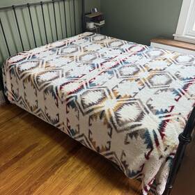 Pendleton 008889284832 Vintage Sherpa Blanket King White Off Multicolor 112 Inch X 96 - Nice