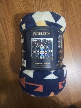Pendleton 008889352524 Ultra Soft Plush Throw Blanket Big Thunder