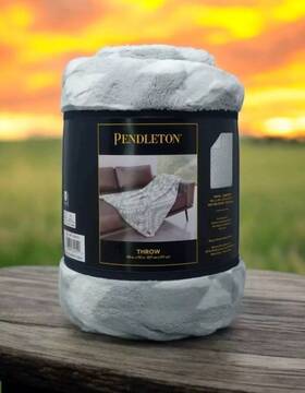 Pendleton 197880322510 Sherpa Fleece Throw Rancho Arroyo Gray Plush Blanket 50 Inch X 70 New