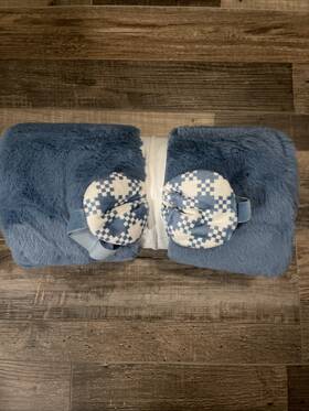 Pillowfort 198101203014 Houndstooth Eye Mask And Blue Blanket Throw Set New