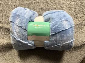 Pillowfort 198420255725 Blue Wave Kidsft Plush Throw Blanket - 58in L X 48in W