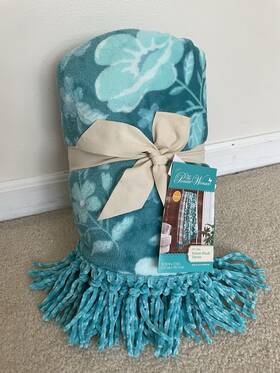 Pioneer Woman 791551815556 Velvet Plush Reversible Throw Evie Floral Plaid 50 X 72 Inch Fringe