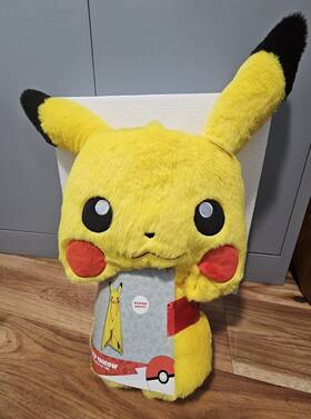 Pok Mon 073558863274 Pokemon Pikachu 30 X 50 Inch Hooded Throw Brand New Limited Edition
