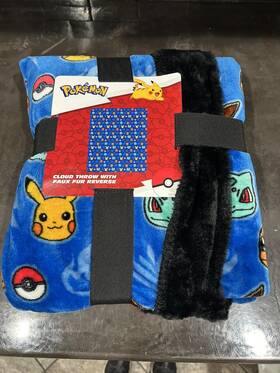 990353855 Pokemon Fleece Cloud Throw With Faux Polyester Fur Reverse 50 Inch X 60