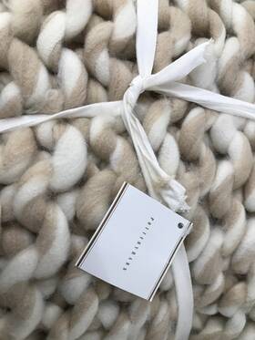 1709156 Pottery Barn Chunky Handknit 44x56 Inch Two Tone Neutral White