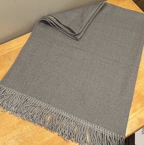 1913639 Pottery Barn Herringbone Throw Blanket Gray 50 X 60 In Acrylic Fringe Soft