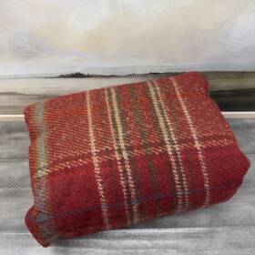 3735237 Pottery Barn Woodrow Plaid Faux Fur Throw Blanket 50 Inch X60 Red Multicolor Nwot